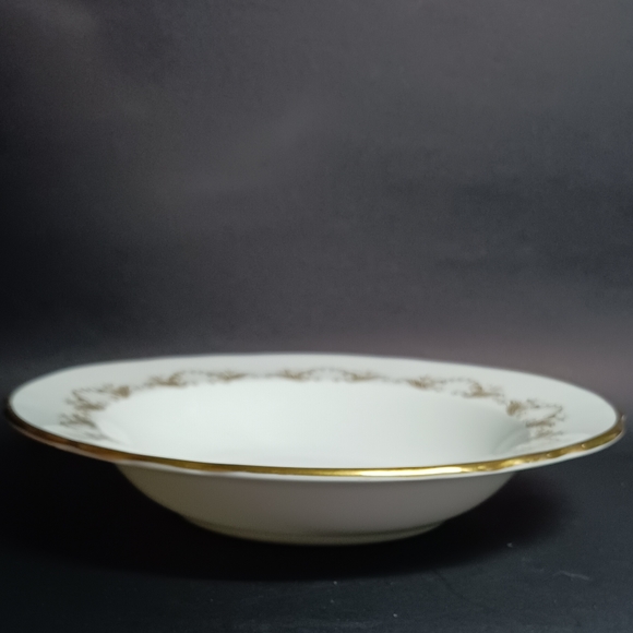 6 Louis XV Rimmed Soup Bowls, 8 inches, Aynsley Bone China, White and Gold - Picture 3 of 6
